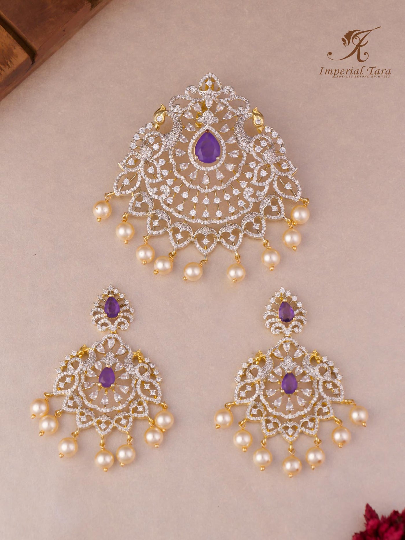 Hiya Pendant Set