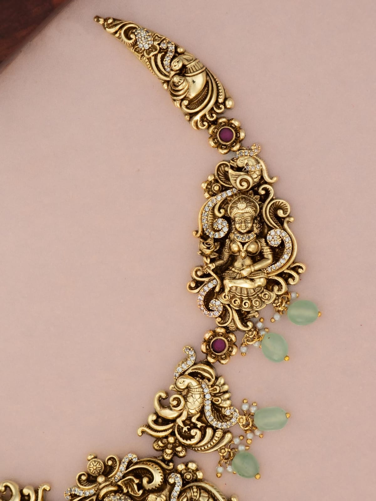 Asri Short Necklace Set