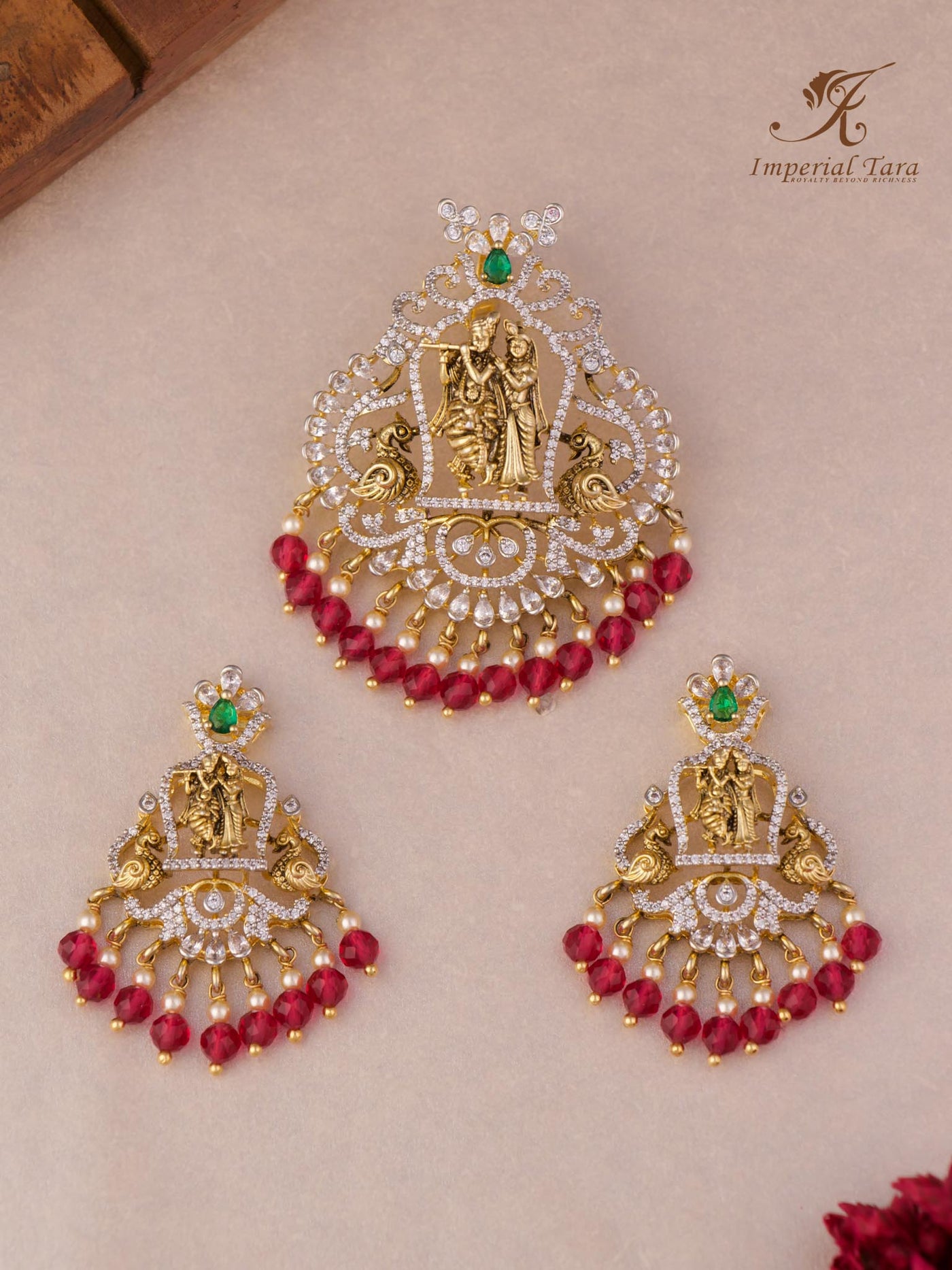 Jivika  Pendant Set