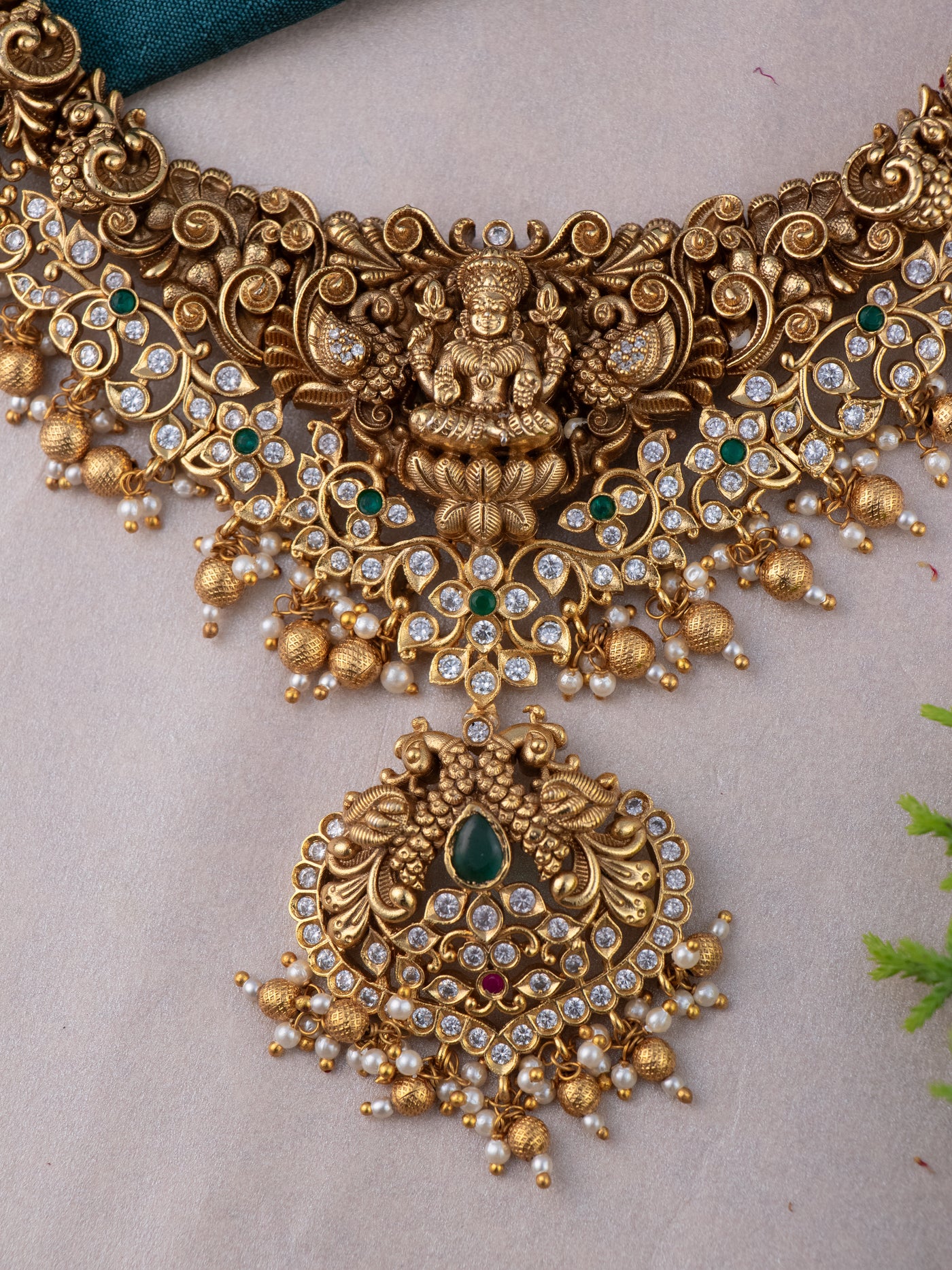Eesha Short Matinee Necklace