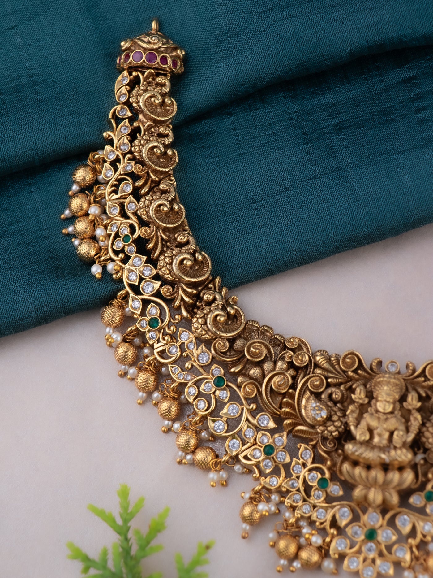Eesha Short Matinee Necklace