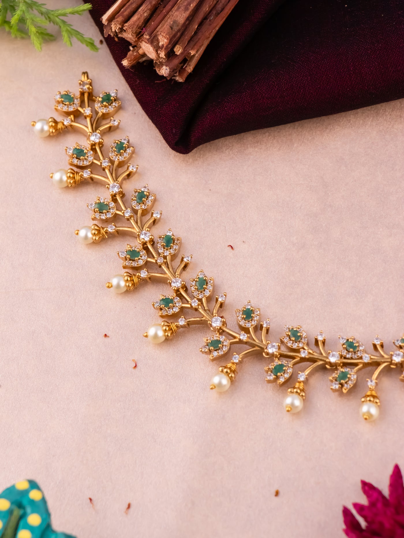 Namya Collar Necklace