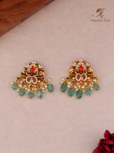 Urmi Pendant Set