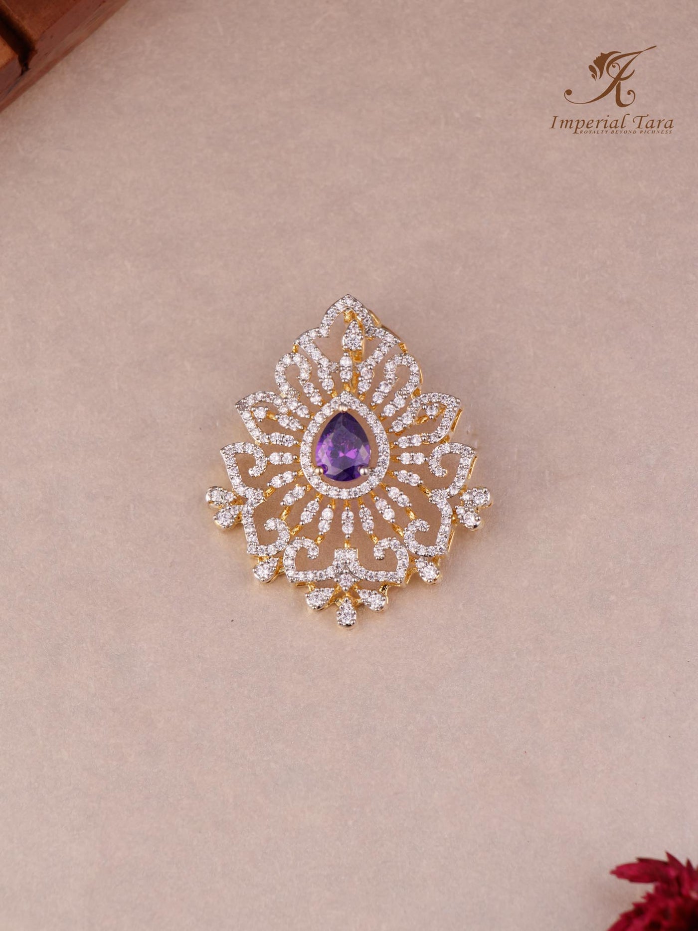 Vinita Pendant