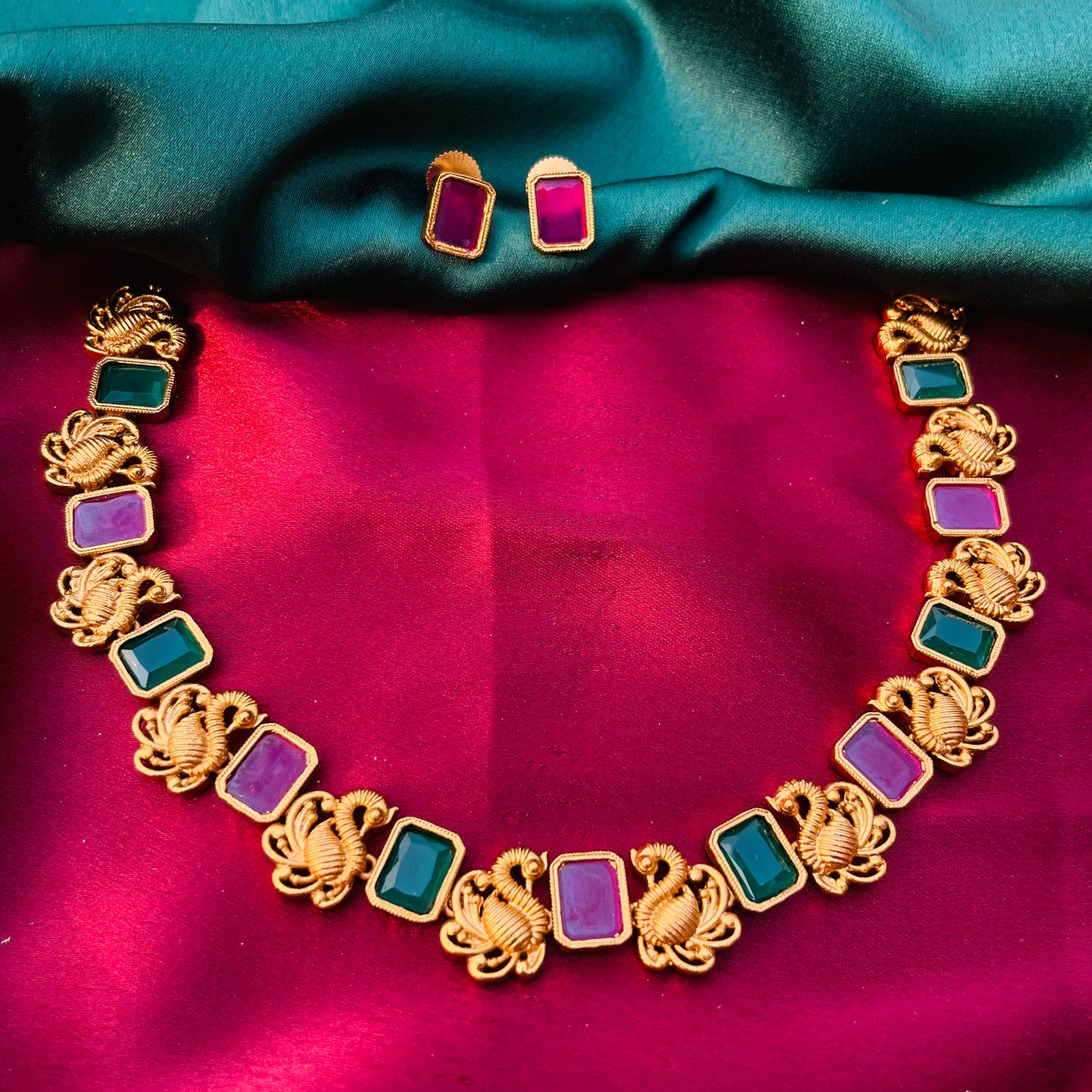 Matte  single line necklace set