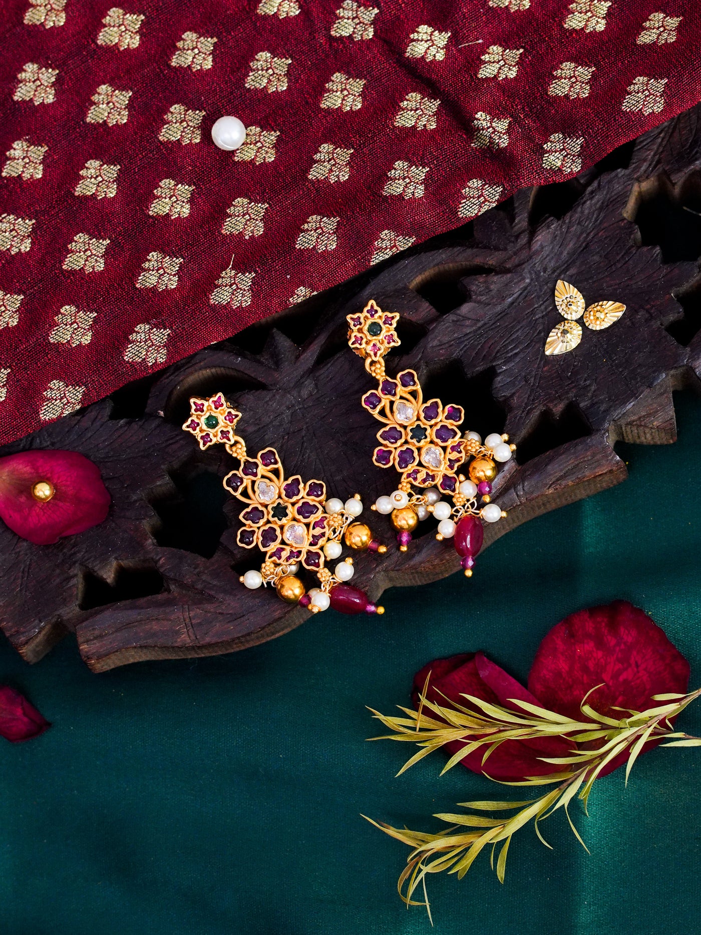 Iksha Choker Necklace