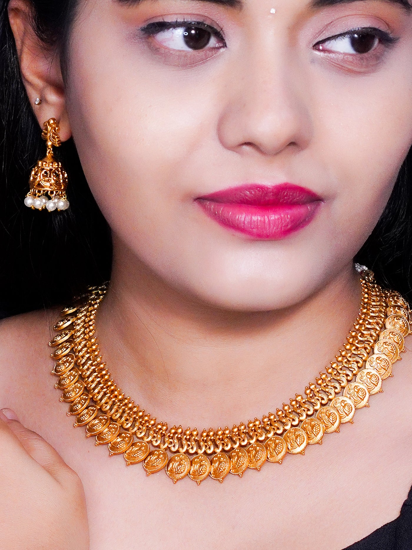 Mahi Collar Necklace