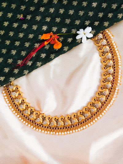 Detail swan necklace with culture of pearls, Temple necklace set